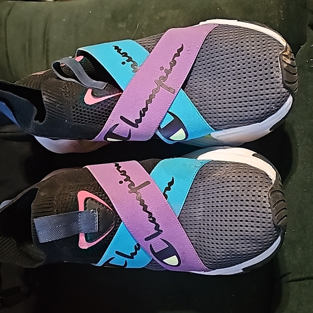 Champion Mens Hypercross size 9 mens shoes ✨️